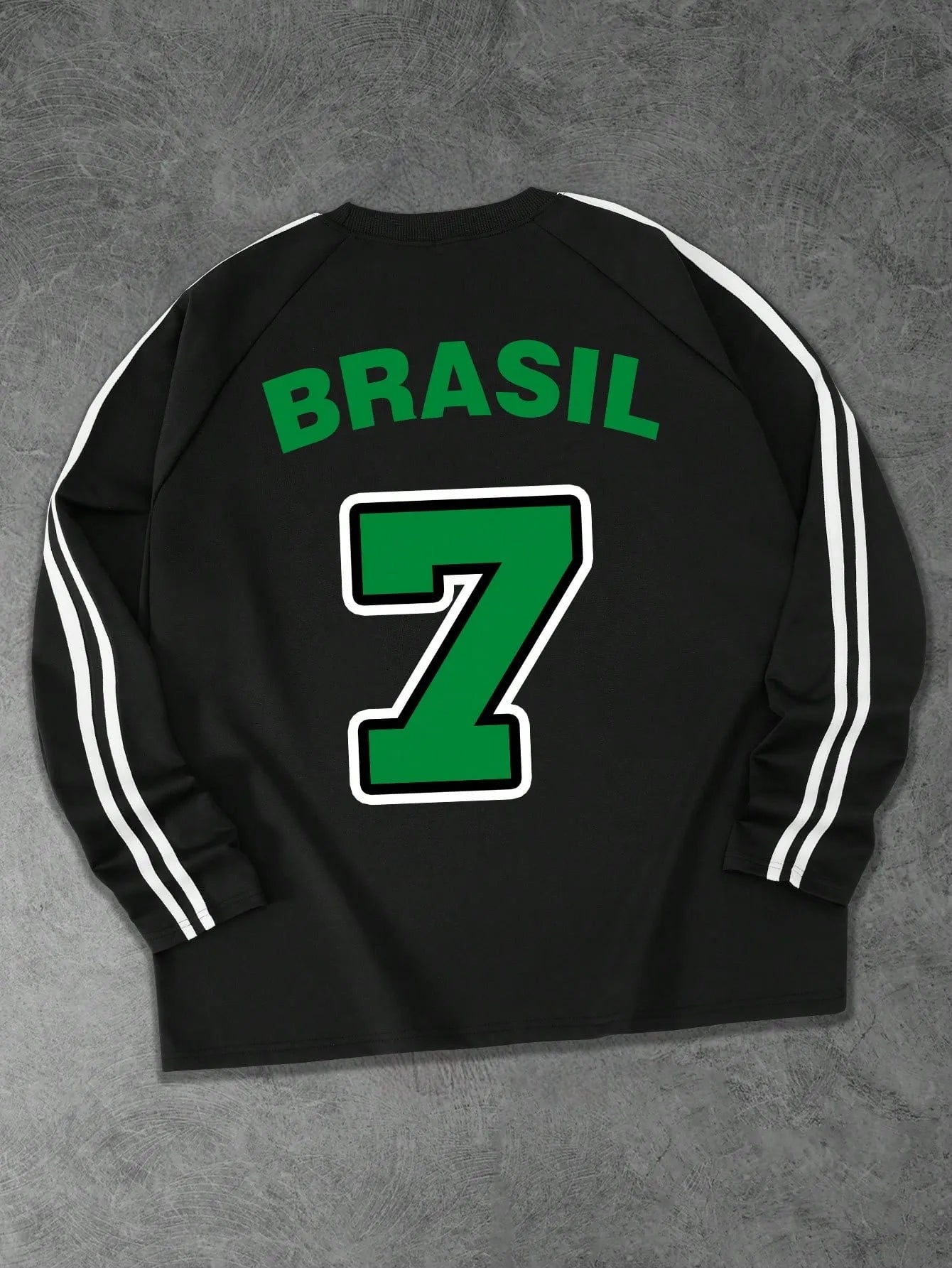 The new men's long-sleeved T-shirt for Spring and Autumn 2025 is casual soft and comfortable with 3D digital printing