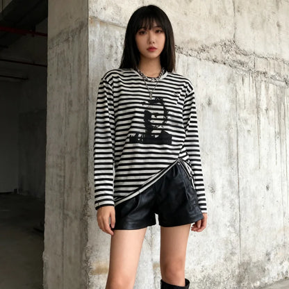 2025 New style dark black printed T-shirt, round-neck long-sleeved pullover, streetwear y2k men's and women's top