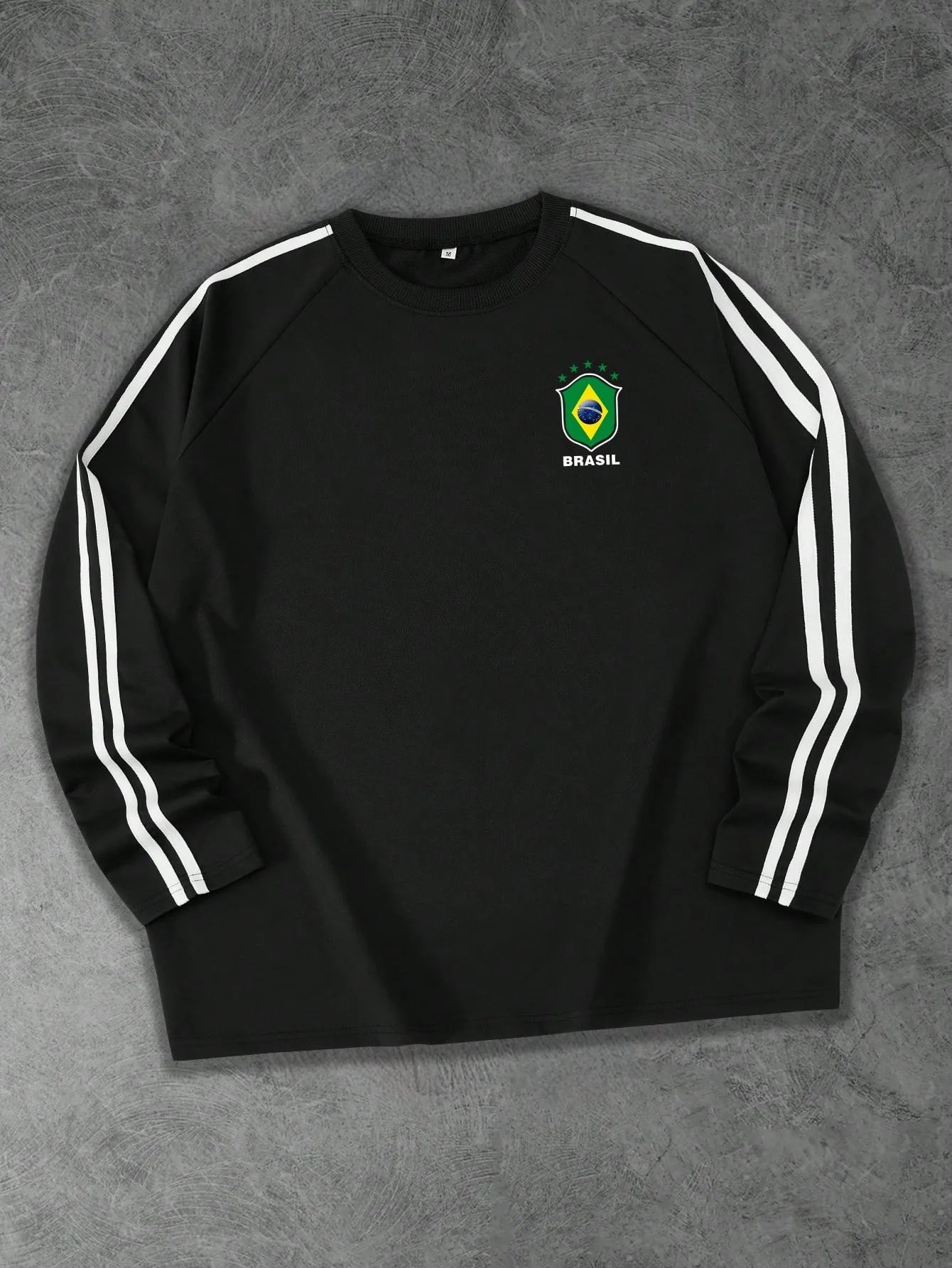 The new men's long-sleeved T-shirt for Spring and Autumn 2025 is casual soft and comfortable with 3D digital printing